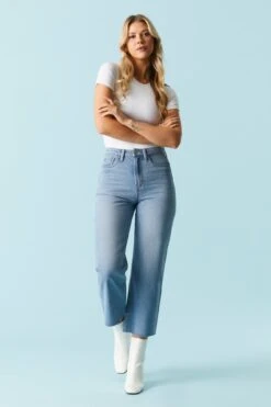 Refuge Medium Wash Crop Wide Leg Jean