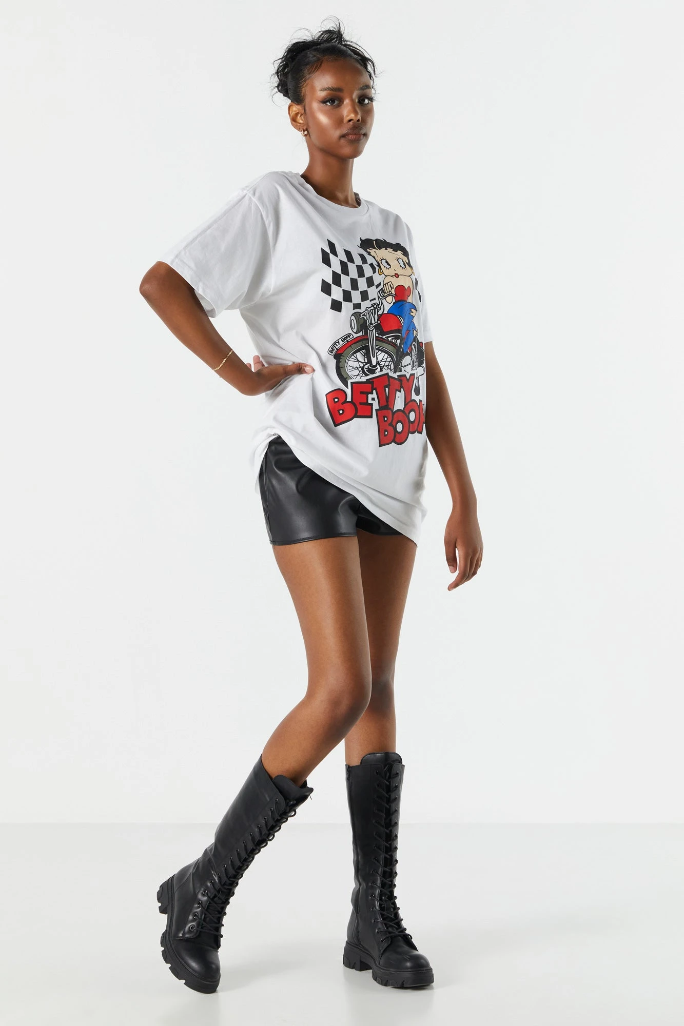 Betty Boop Graphic Boyfriend T-Shirt 3 Betty Boop Graphic Boyfriend T-Shirt - Image 3